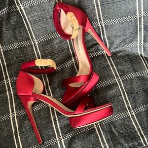 Crisp, chic and elegant heels are in! A fabulous rich pink by Nicholas Kirkwood.